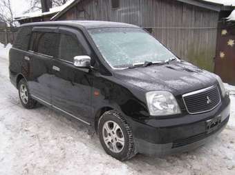 2001 Mitsubishi Dion Pics