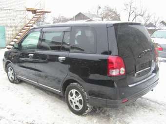 2001 Mitsubishi Dion Photos