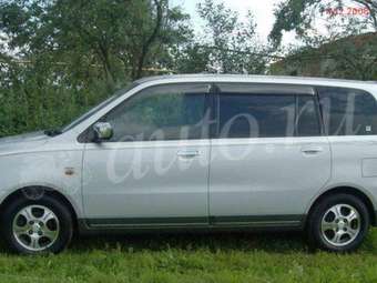 2001 Mitsubishi Dion Pictures