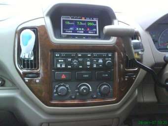 2001 Mitsubishi Dion Photos