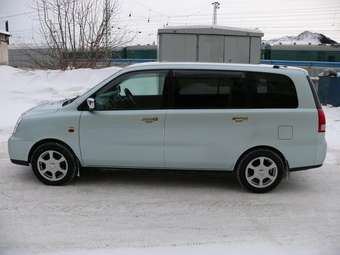 2001 Mitsubishi Dion Photos