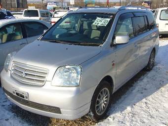 2001 Mitsubishi Dion Photos