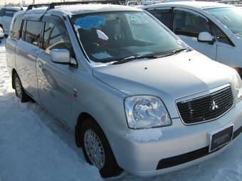 2001 Mitsubishi Dion Pictures