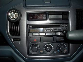 2001 Mitsubishi Dion Photos
