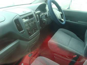 2001 Mitsubishi Dion Photos