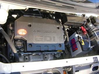 2001 Mitsubishi Dion Photos