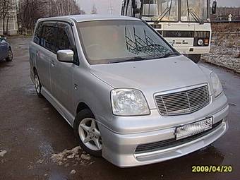 2001 Mitsubishi Dion Photos