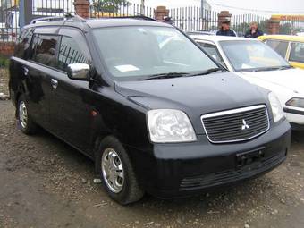 2001 Mitsubishi Dion Pictures