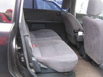 2001 Mitsubishi Dion Images