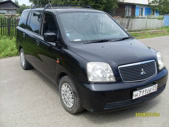 2001 Mitsubishi Dion Pics