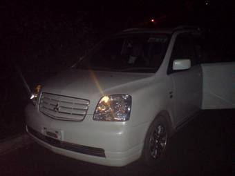 2001 Mitsubishi Dion Pictures