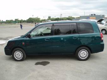 2001 Mitsubishi Dion Photos