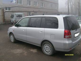 2001 Mitsubishi Dion