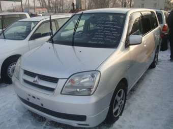 2002 Mitsubishi Dion