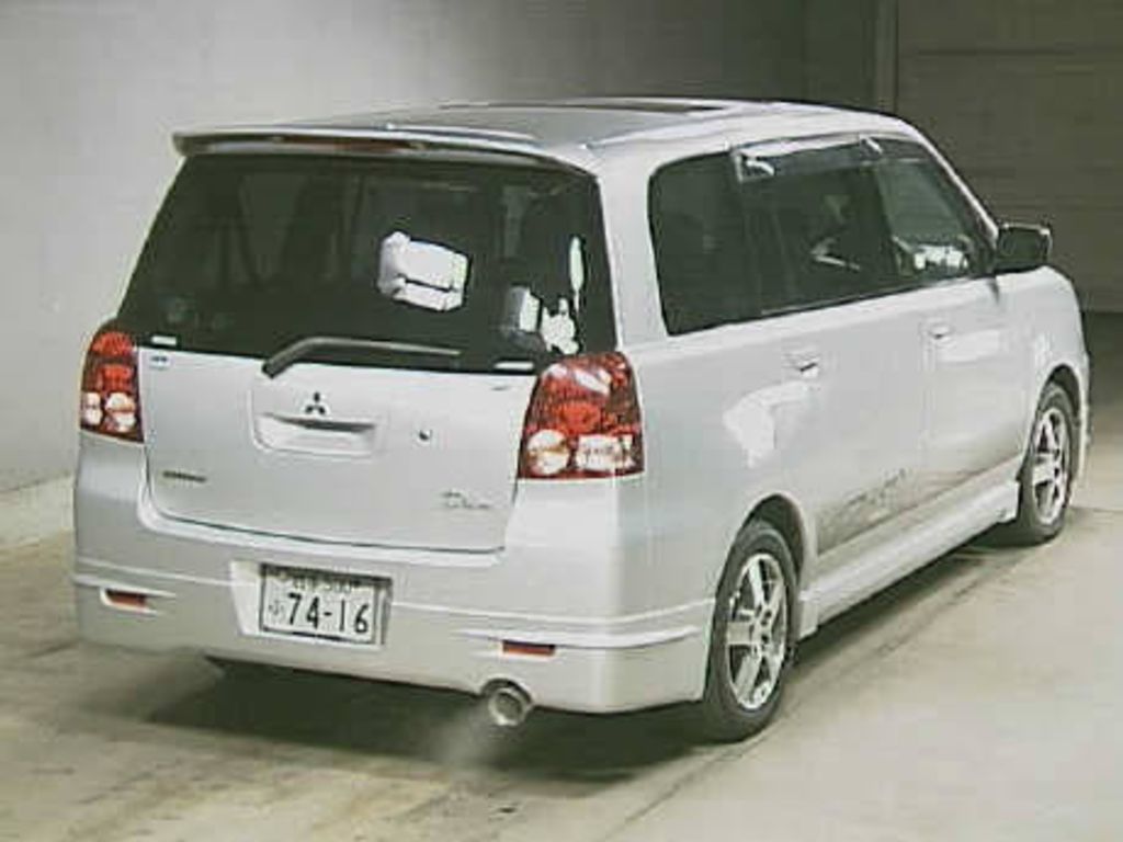 2002 Mitsubishi Dion