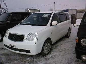 2002 Mitsubishi Dion