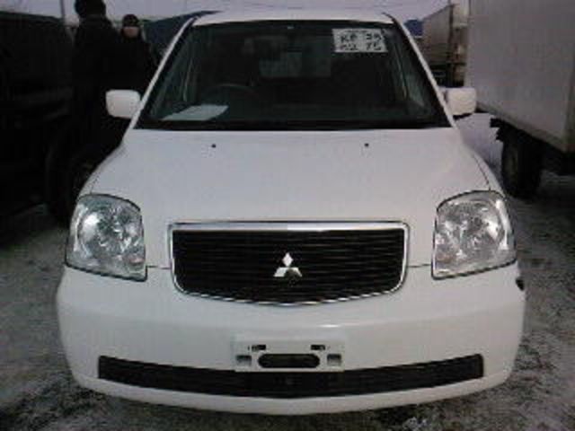 2002 Mitsubishi Dion