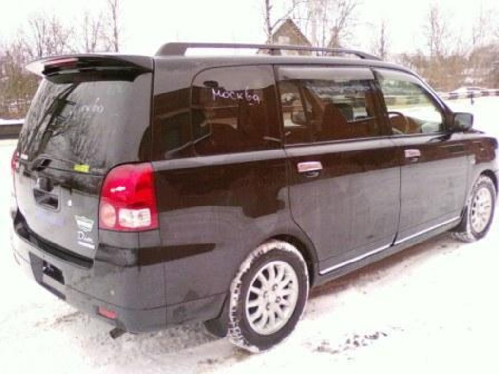 2002 Mitsubishi Dion