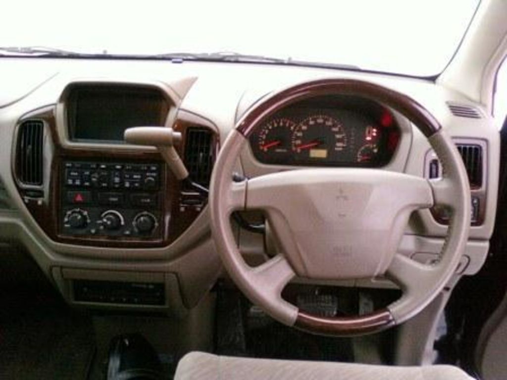 2002 Mitsubishi Dion