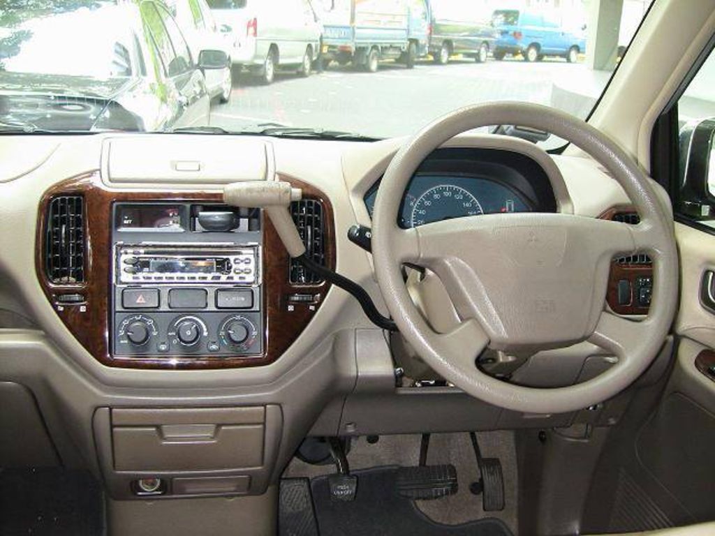 2002 Mitsubishi Dion