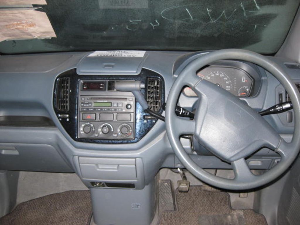 2002 Mitsubishi Dion