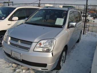 2002 Mitsubishi Dion