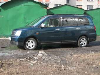 2002 Mitsubishi Dion