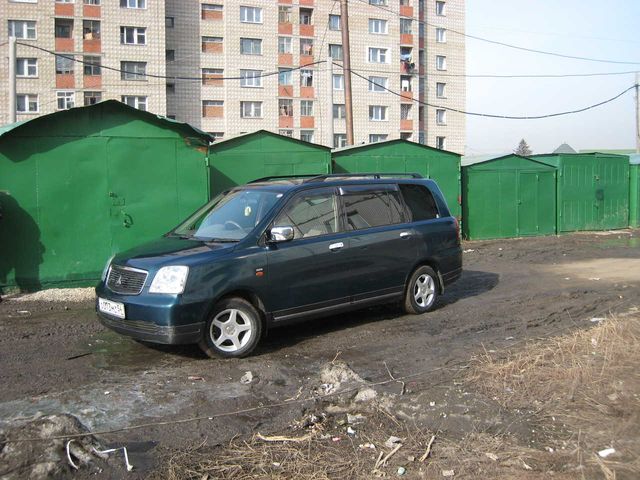 2002 Mitsubishi Dion