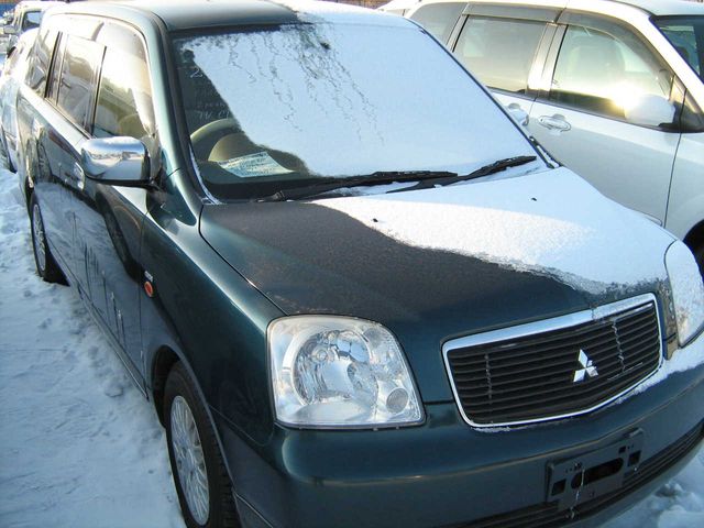 2002 Mitsubishi Dion