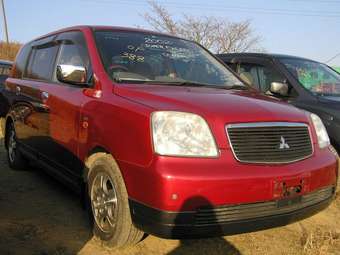 2002 Mitsubishi Dion Pics