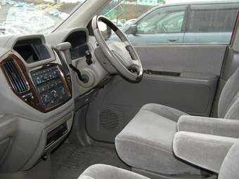 2002 Mitsubishi Dion Photos