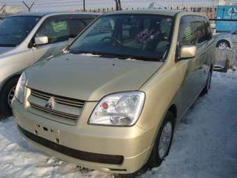 2002 Mitsubishi Dion Images