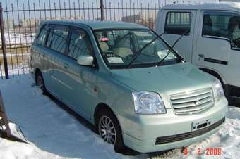 2002 Mitsubishi Dion