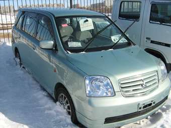 2002 Mitsubishi Dion Pictures