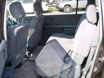 2002 Mitsubishi Dion Photos