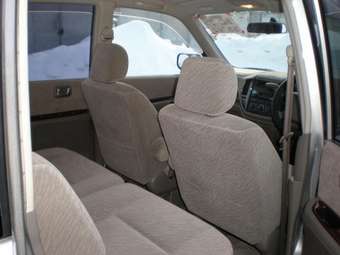2002 Mitsubishi Dion Pictures