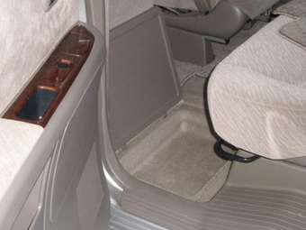 2002 Mitsubishi Dion Photos