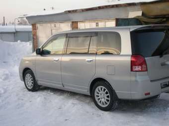 2002 Mitsubishi Dion Photos