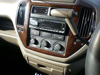 2002 Mitsubishi Dion Pictures