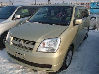 2002 Mitsubishi Dion Pictures