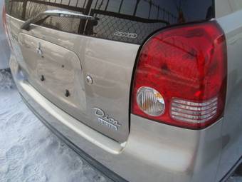 2002 Mitsubishi Dion Photos