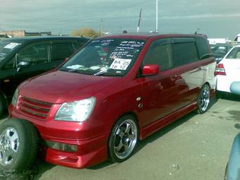 2002 Mitsubishi Dion Photos