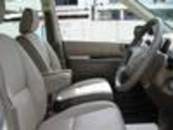 2002 Mitsubishi Dion Photos