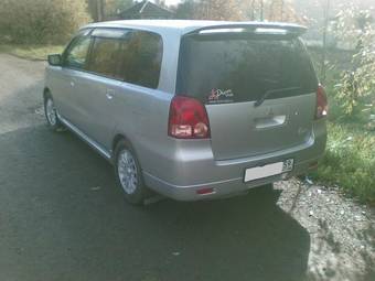 2002 Mitsubishi Dion Photos