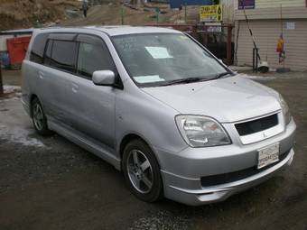 2002 Mitsubishi Dion Pics