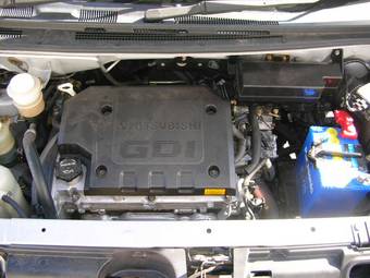 2002 Mitsubishi Dion Photos