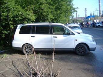 2002 Mitsubishi Dion Pictures