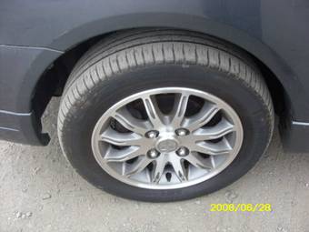 2002 Mitsubishi Dion Photos