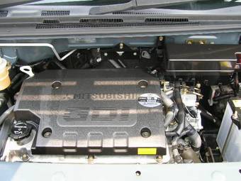 2002 Mitsubishi Dion Photos