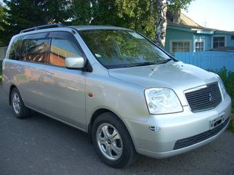 2002 Mitsubishi Dion